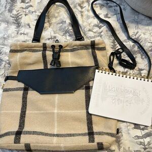 Beis Messenger Tote in Plaid